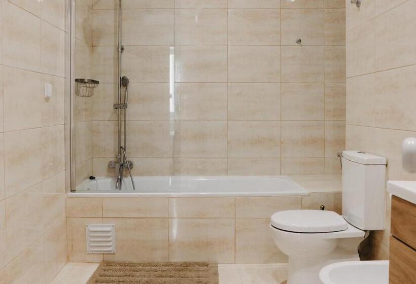 پانسیون Embassy Arriaga Private Elegance Rooms In Stylish Shared Apartment