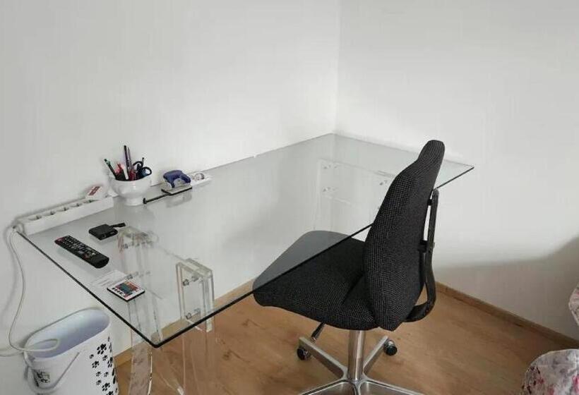 Пансион Ferienzimmer Bei Thomas Gemütliches Schlaf Und Wohnzimmer Mit Modernem Bad