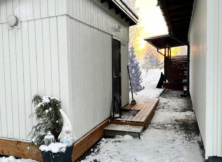 ペンション Guest House   Northern Tealight