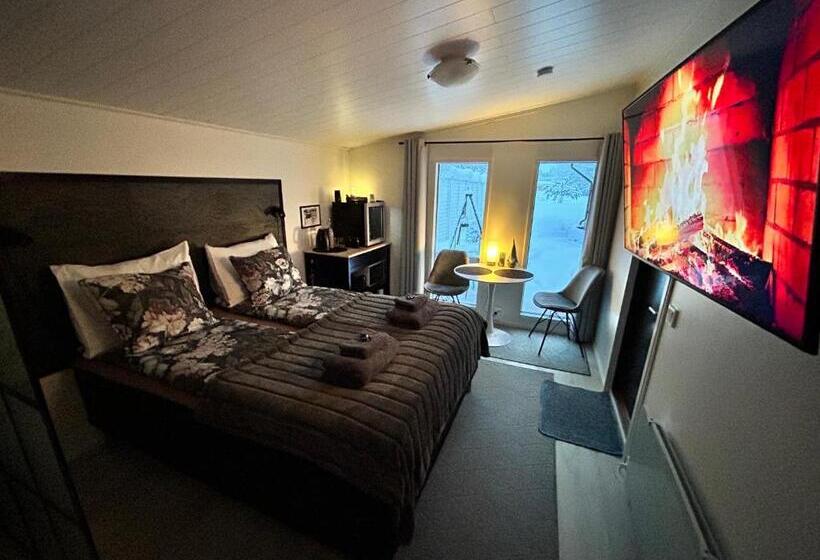 ペンション Guest House   Northern Tealight