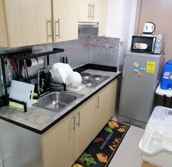 پانسیون Jocelyn Staycation @grass Residences North Edsa