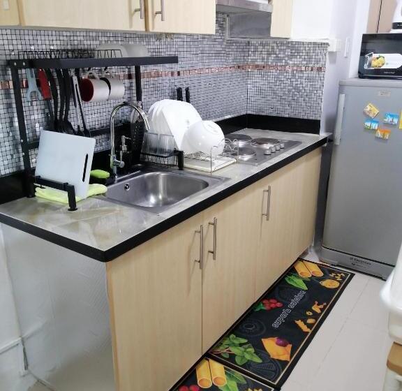 پانسیون Jocelyn Staycation @grass Residences North Edsa