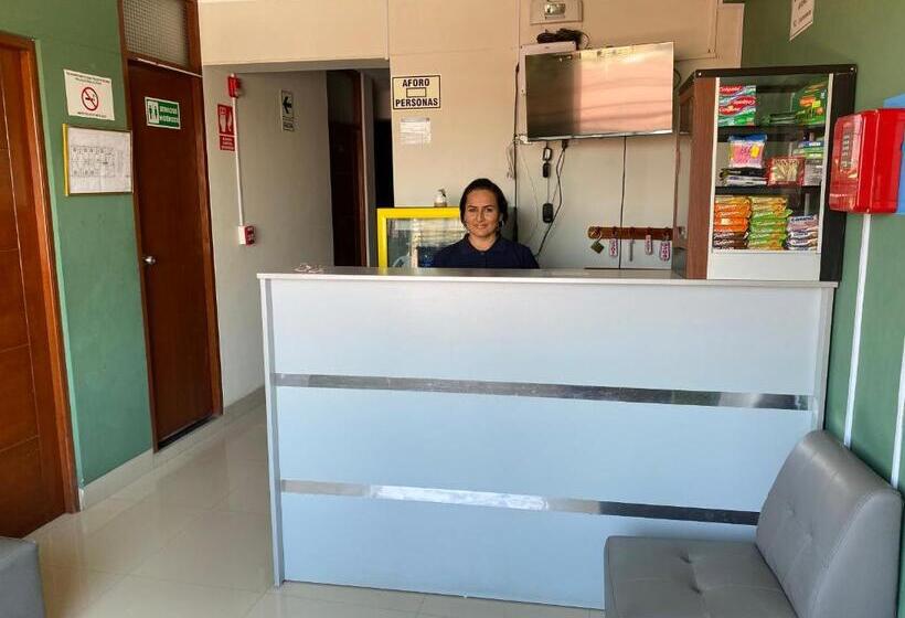 پانسیون Latorre Hostal