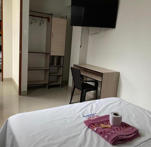 پانسیون Latorre Hostal