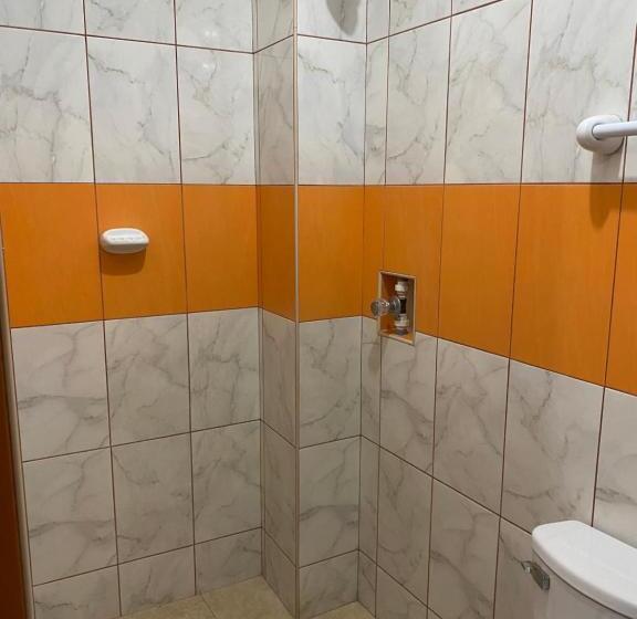 پانسیون Latorre Hostal