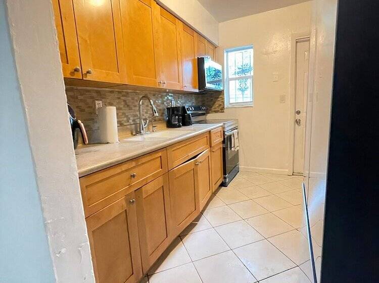 بنسيون Ludge By Eco Shared