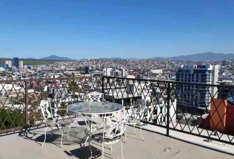 Пансион Panoramic Penthouse Downtown