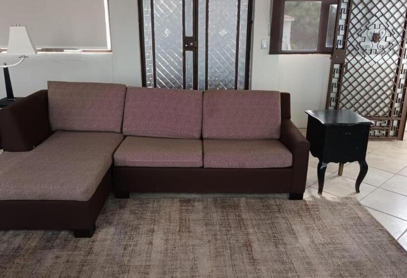 Пансион Panoramic Penthouse Downtown