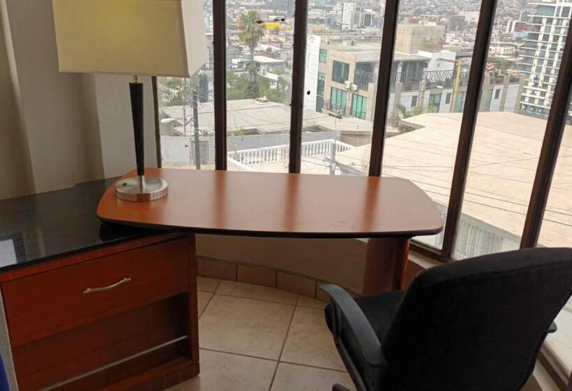 Пансион Panoramic Penthouse Downtown