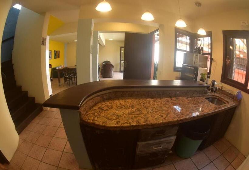 פנסיון Pousada Quintal !