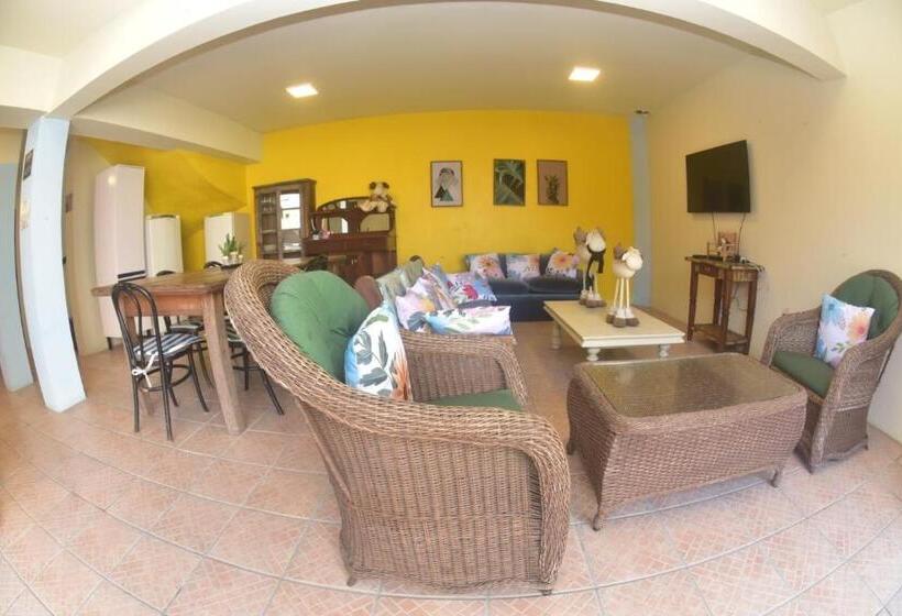 פנסיון Pousada Quintal !