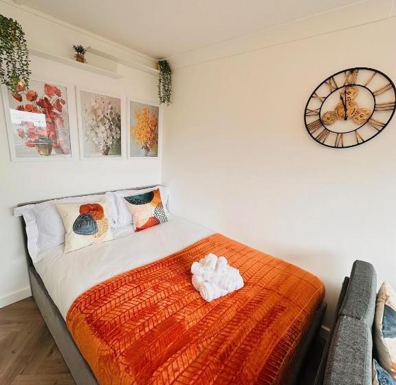 ペンション Private Room In Modern Shared Apartment, Each With Kitchenette, Central Birmingham