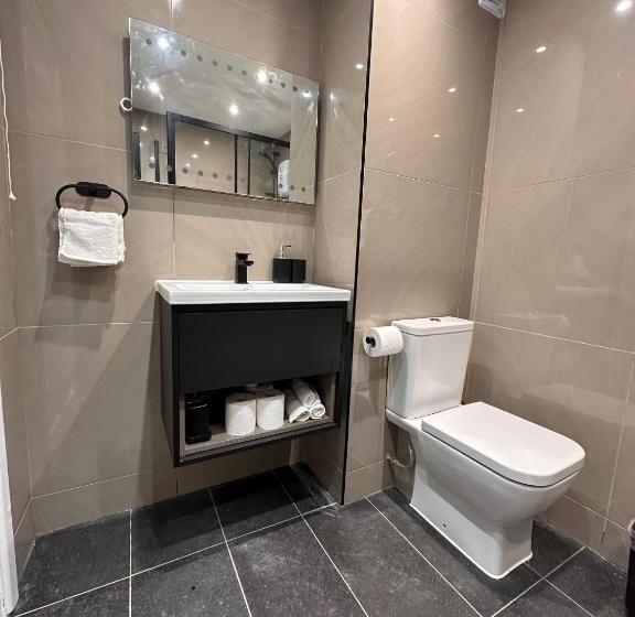 ペンション Private Room In Modern Shared Apartment, Each With Kitchenette, Central Birmingham