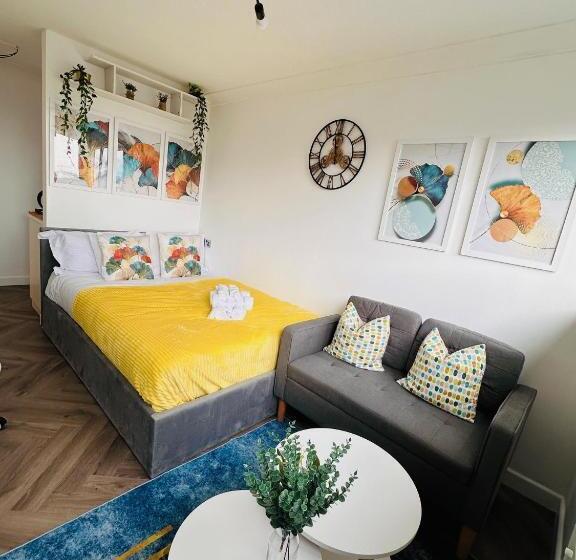 ペンション Private Room In Modern Shared Apartment, Each With Kitchenette, Central Birmingham