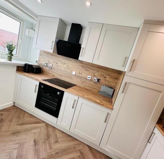 ペンション Private Room In Modern Shared Apartment, Each With Kitchenette, Central Birmingham