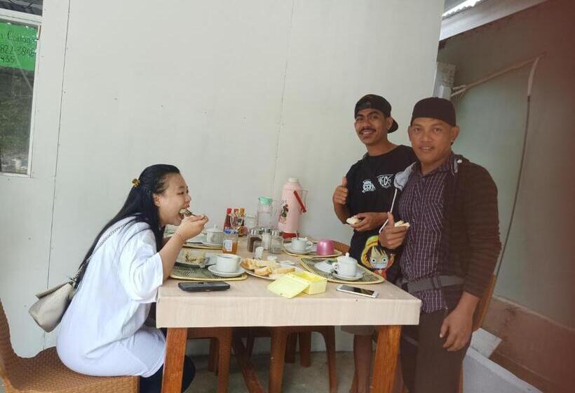 펜션 Renata Cottages