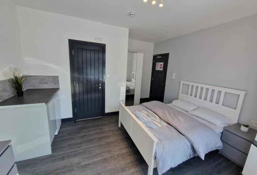 بنسيون Room On Southall High Street