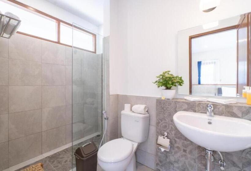 بنسيون Rumah Taman Kutuh