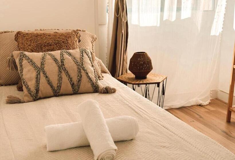 پانسیون Chakra House Fuerteventura   Affordable Rooms In A Cozy Guesthouse