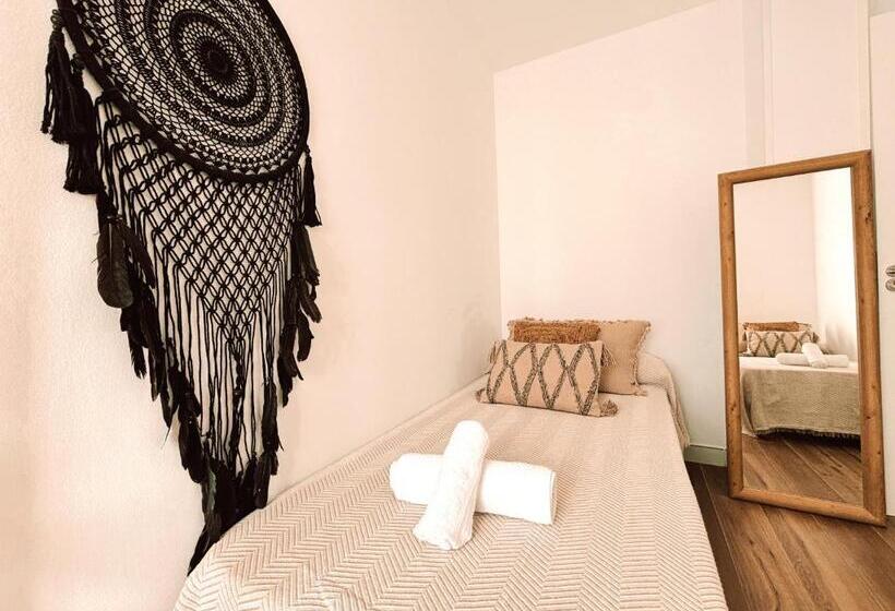 פנסיון Chakra House Fuerteventura   Affordable Rooms In A Cozy Guesthouse