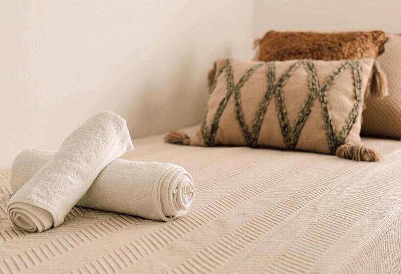 פנסיון Chakra House Fuerteventura   Affordable Rooms In A Cozy Guesthouse