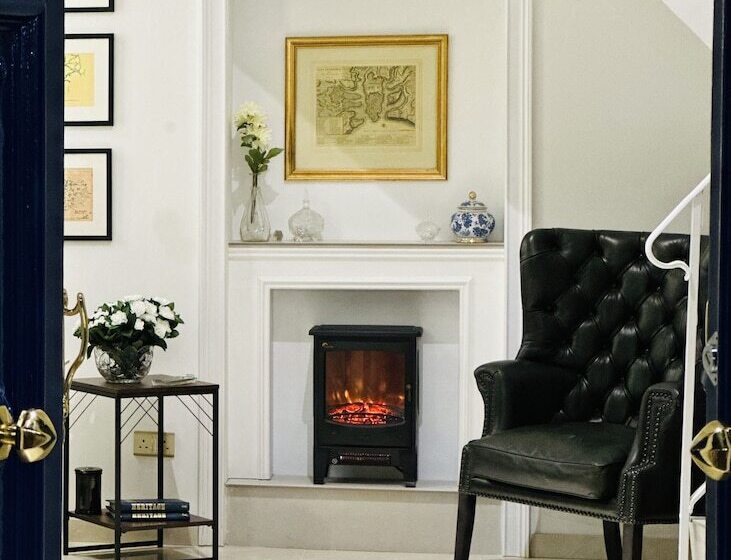 پانسیون Room In Guest Room   The 10 Square   A Townhouse Situated In The Heart Of Siggiewi Village Square