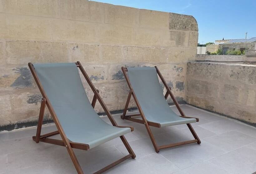 پانسیون Room In Guest Room   The 10 Square   A Townhouse Situated In The Heart Of Siggiewi Village Square