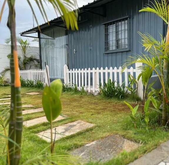 بنسيون The Croft Container Stay