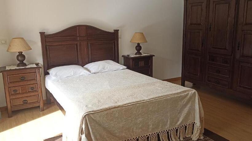 بنسيون Vale Poços House