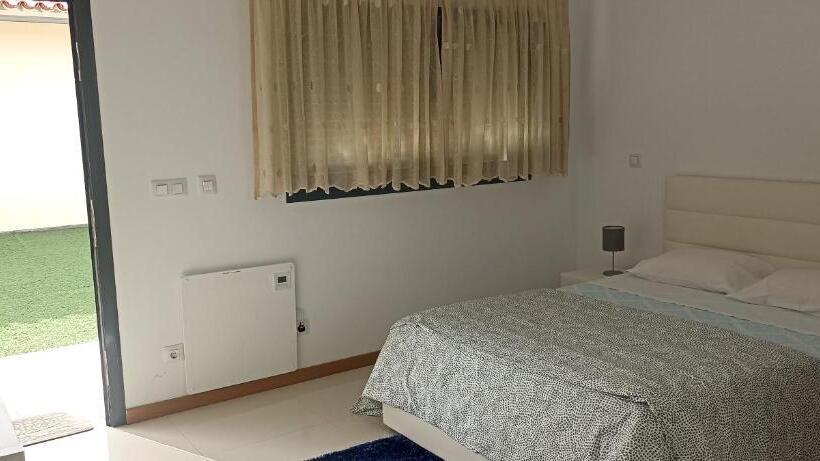 بنسيون Vale Poços House