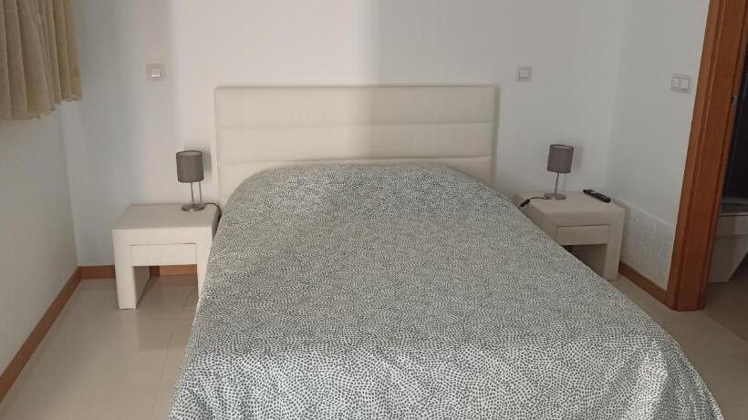 بنسيون Vale Poços House