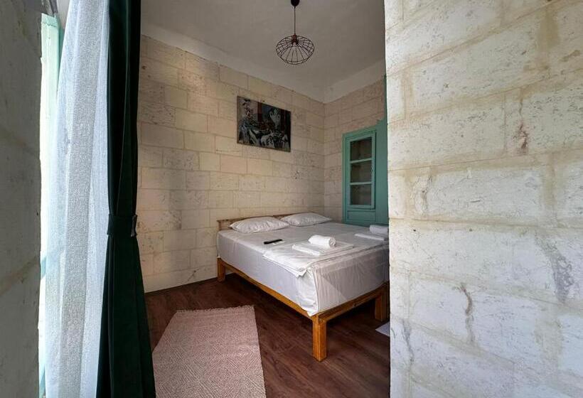 Petra Hotel & Coffee House