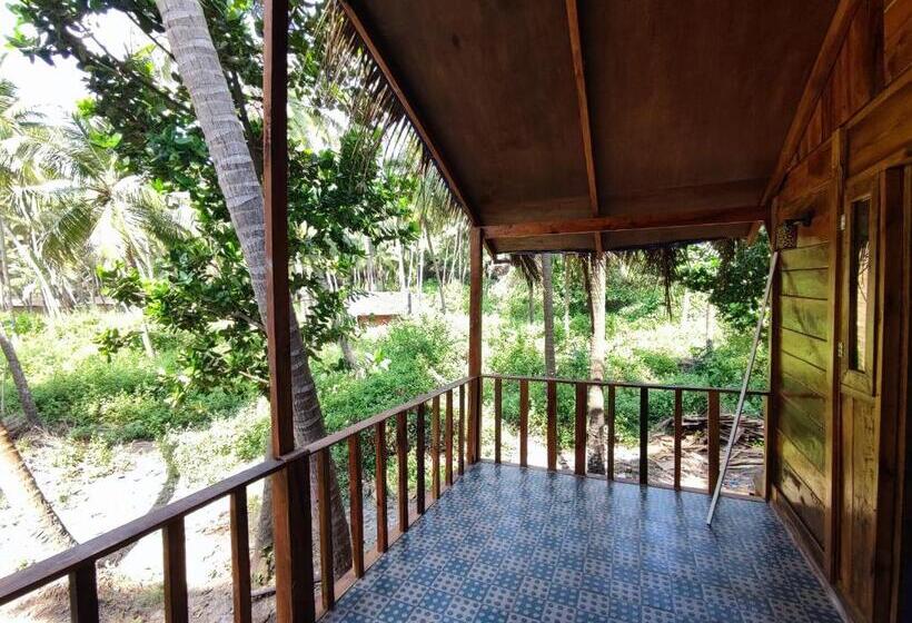 منتجع Sea Front Cottage Little Khola