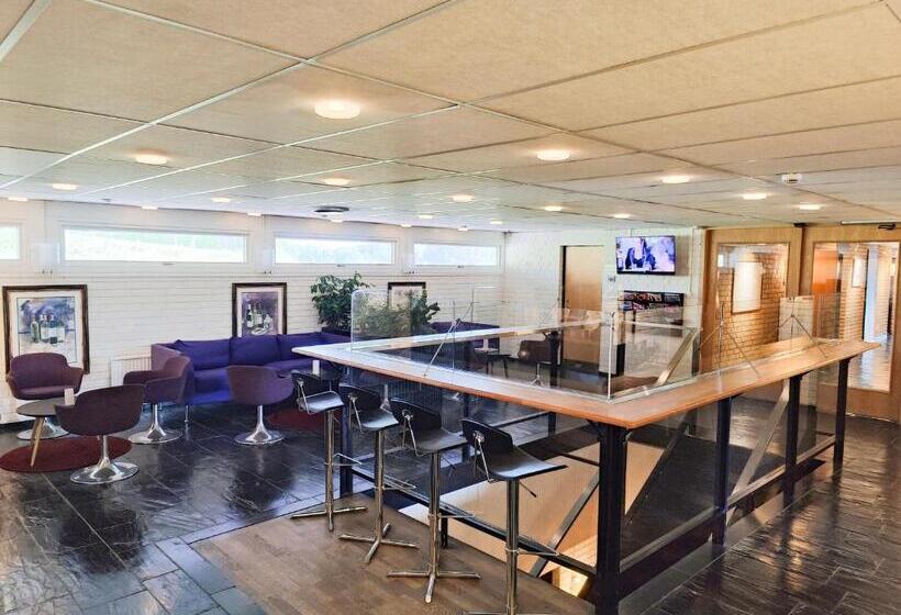 Skåvsjöholm, Hotell & Konferens