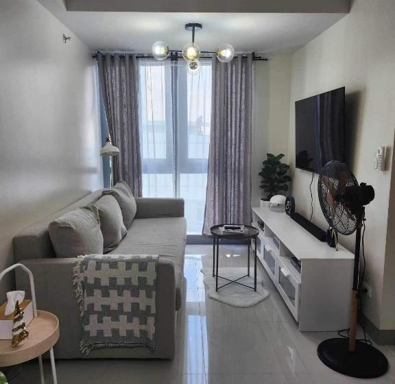 Eastwood Global Plaza Luxury Residence