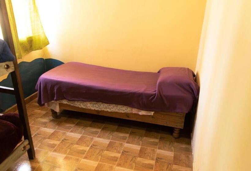 Acusi Hostel Camping