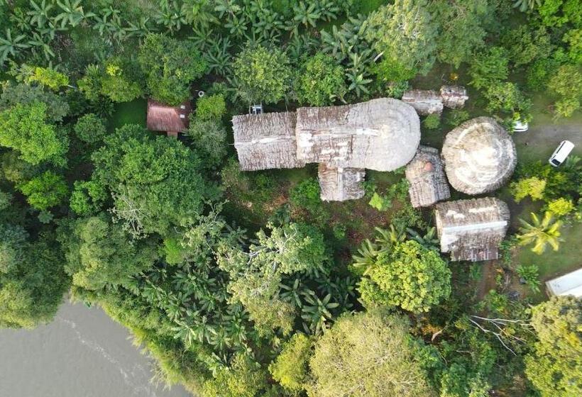 הוסטל Ditsowou Lodge & Tours