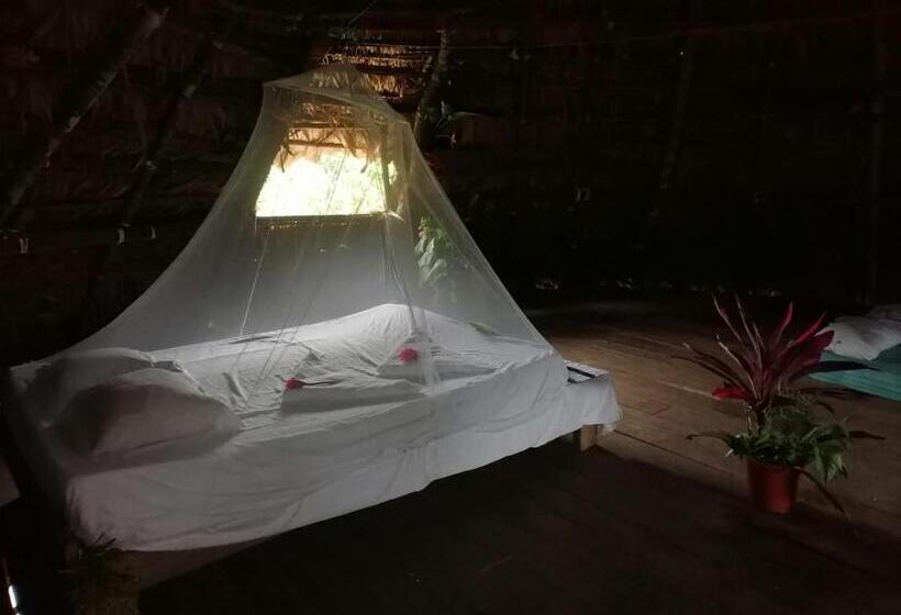 הוסטל Ditsowou Lodge & Tours