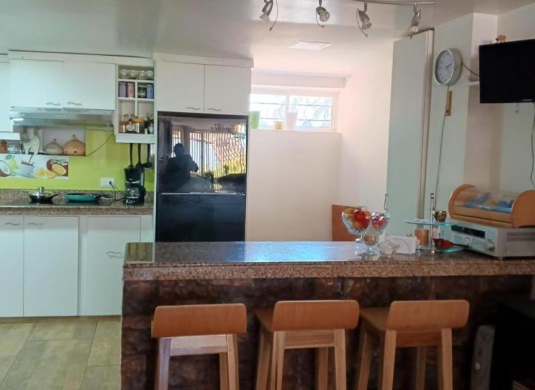 مبيت وإفطار Casa Raices