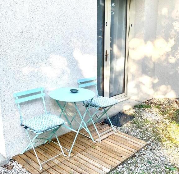 مبيت وإفطار Chambre D’hôtes Le Prieuré