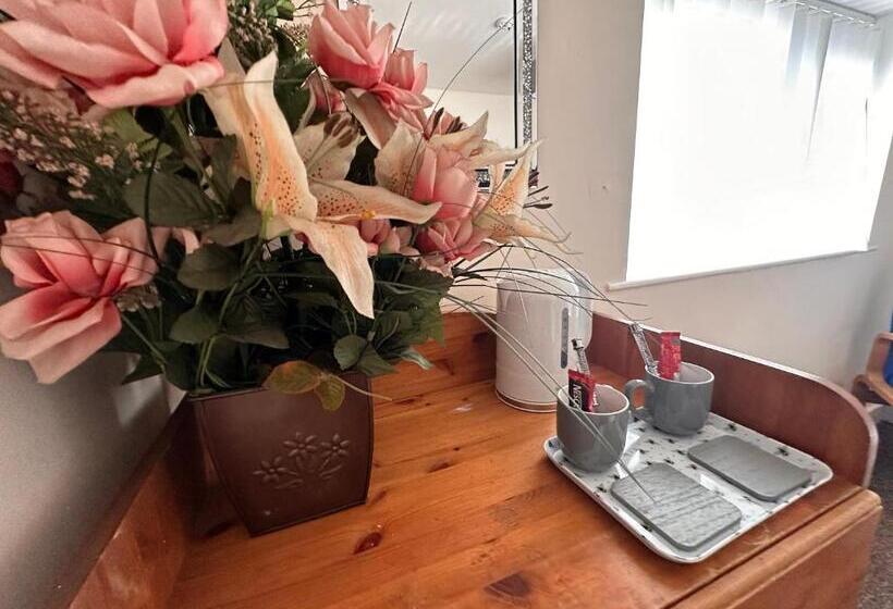 مبيت وإفطار Moor Park Apartments