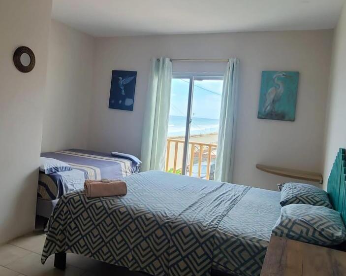 Bed and Breakfast Villa Luna Frente Al Mar