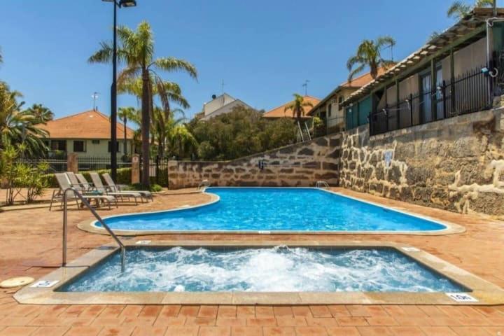 Carras Loft Villa Near The Sea Sleeps 5