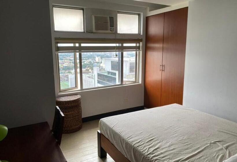 Cozy & Spacious 3br Unit In Manhattan Parkview Tower2