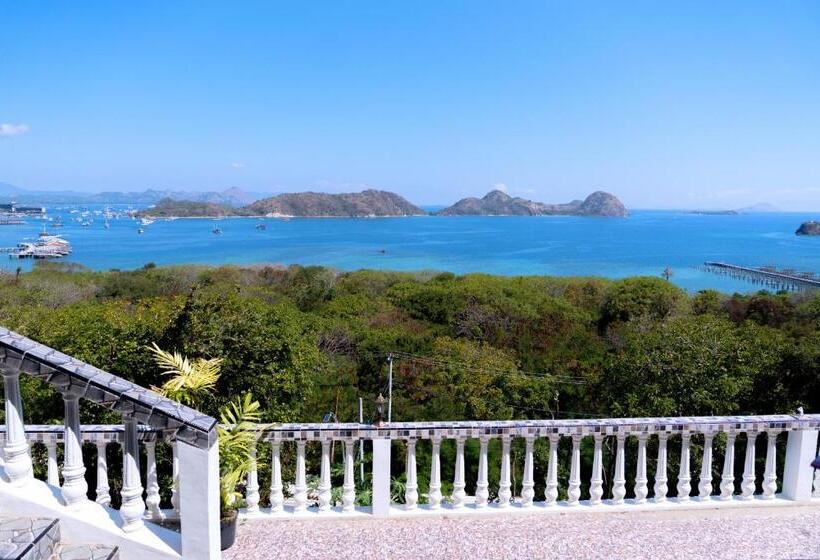 Frans Bernadus Hotel And Resto