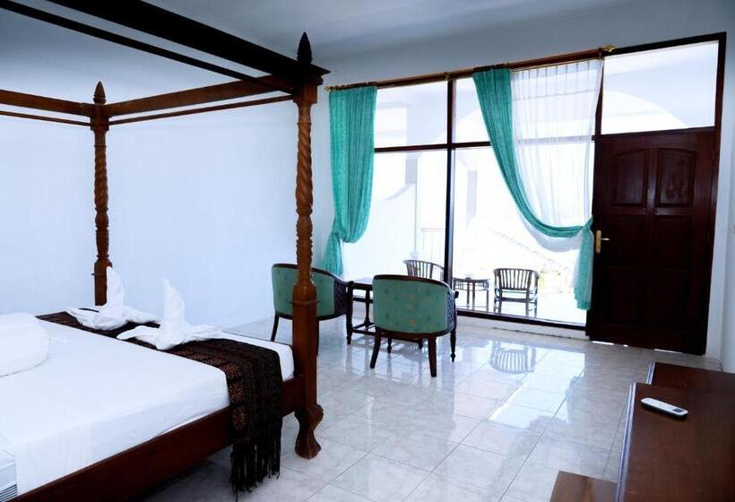 Frans Bernadus Hotel And Resto