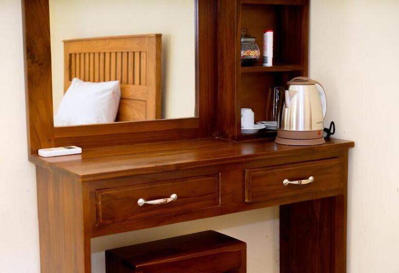 Frans Bernadus Hotel And Resto