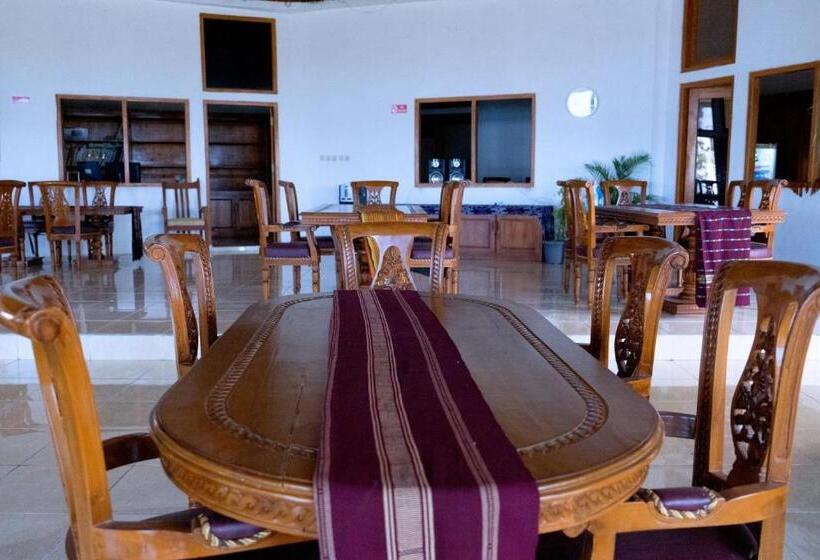 Frans Bernadus Hotel And Resto