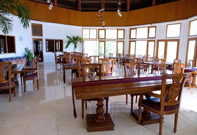 Frans Bernadus Hotel And Resto