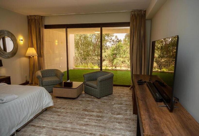 Ghodran Hotel And Resort